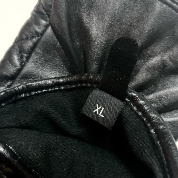 MICHAEL MICHAEL KORS
Quilted Leather Gloves, black - Picture 5 of 5